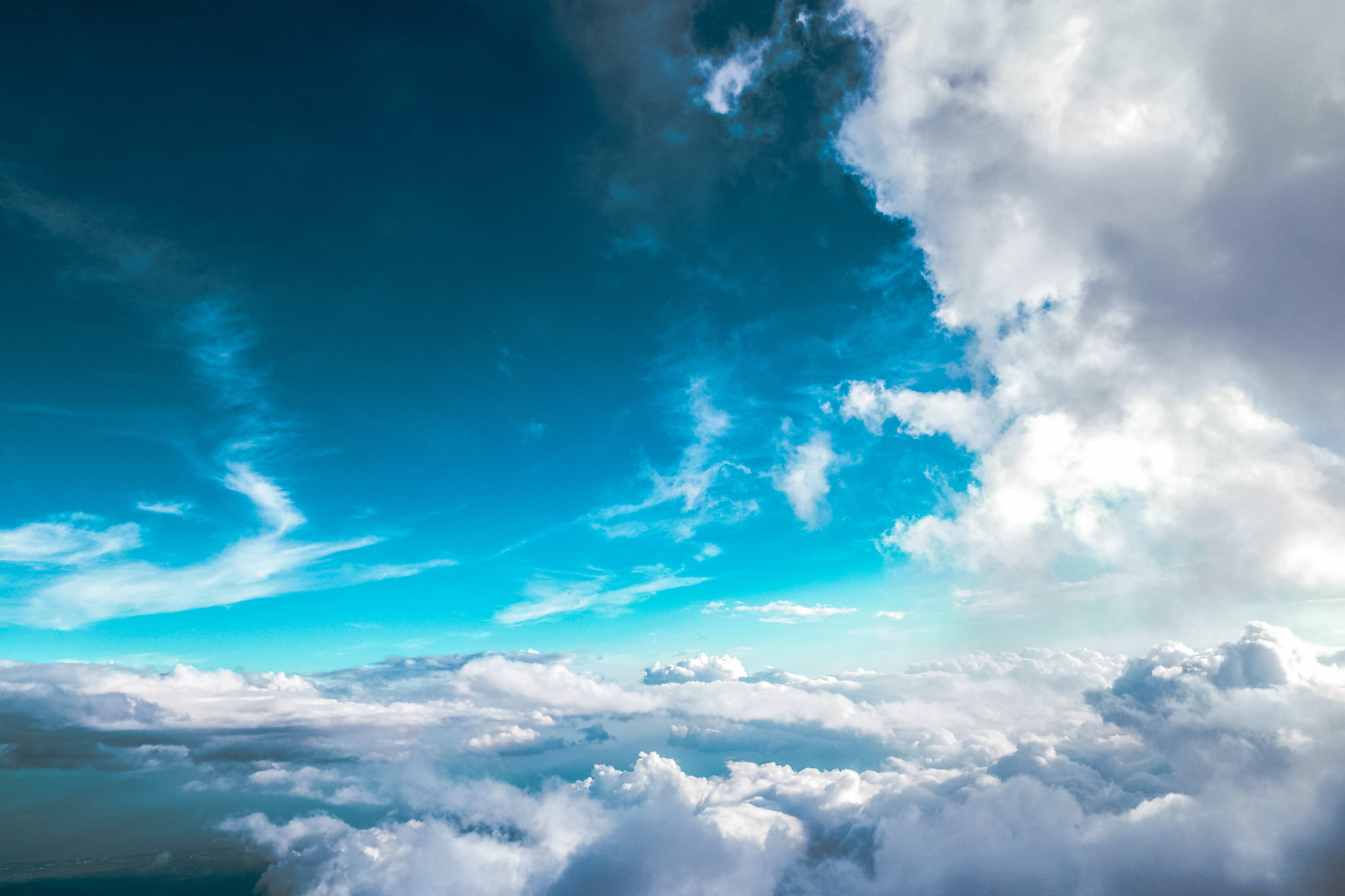 Fotografía del cielo representando nuestra Consultoría Digital para desarrollo de software a medida